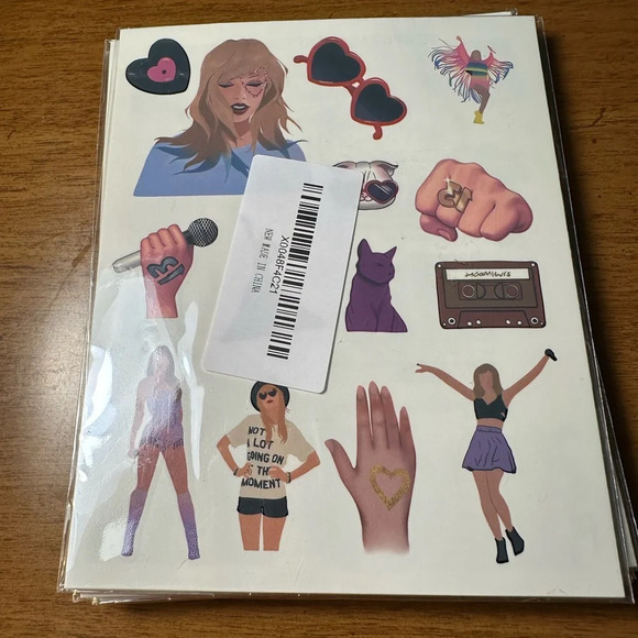 Fake Tattoos - Taylor Swift - 10 packages of about 50 tattoos each - Picture 1 of 4